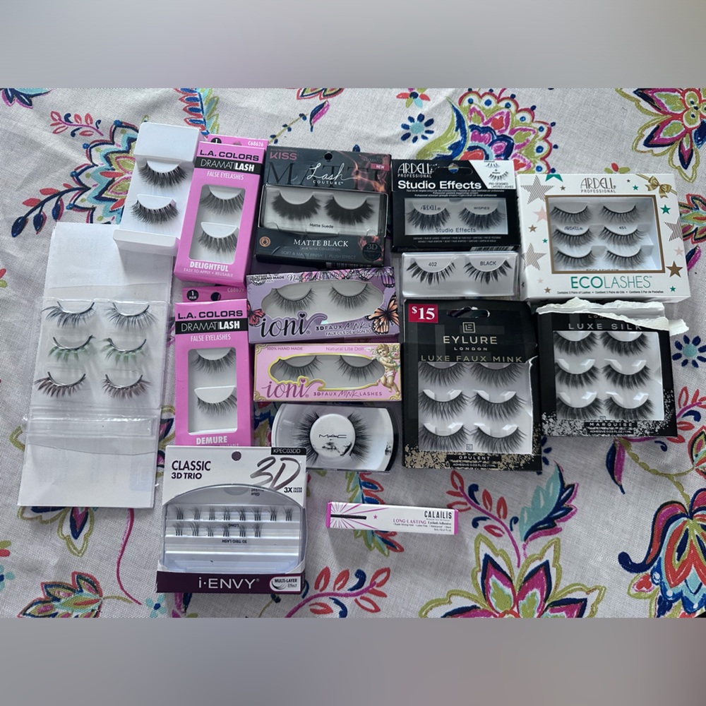Eyelashes and glue